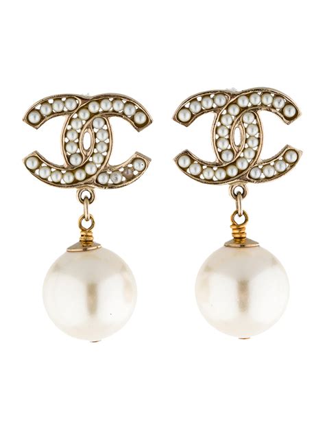 chanel earrings cheaper in hong kong|chanel earrings price euro.